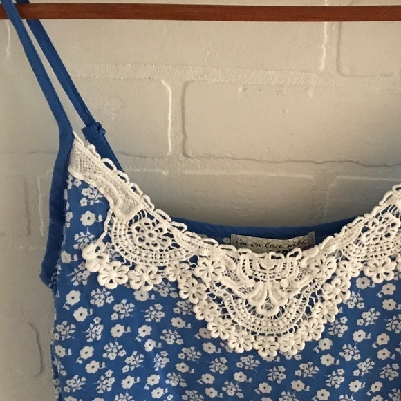 Derek Heart Tank top Blue White Floral Crochet Greek Boho Dainty Coquette M - Picture 2 of 6